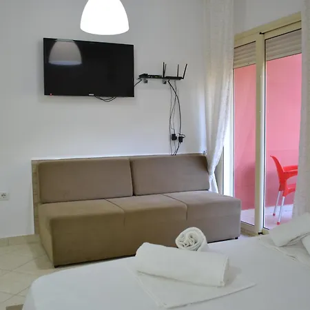 Seashell Art Decor & Parking Apartment