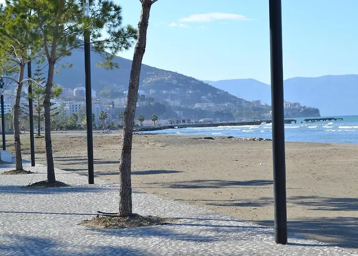 Daire Seashell Art Decor & Private Garage